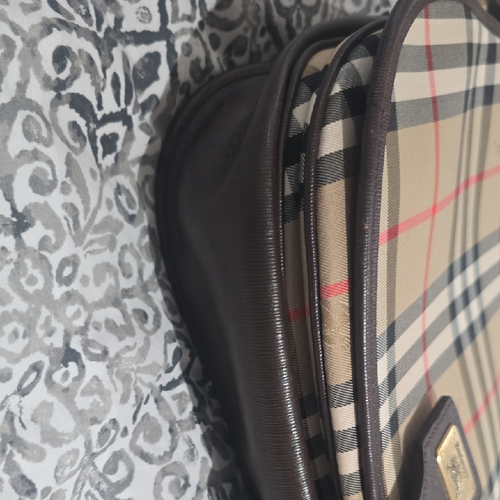 Burberry Beautifel Amazing Condition Checkered Crossbody Bag Authentic Spotless - Picture 4 of 13
